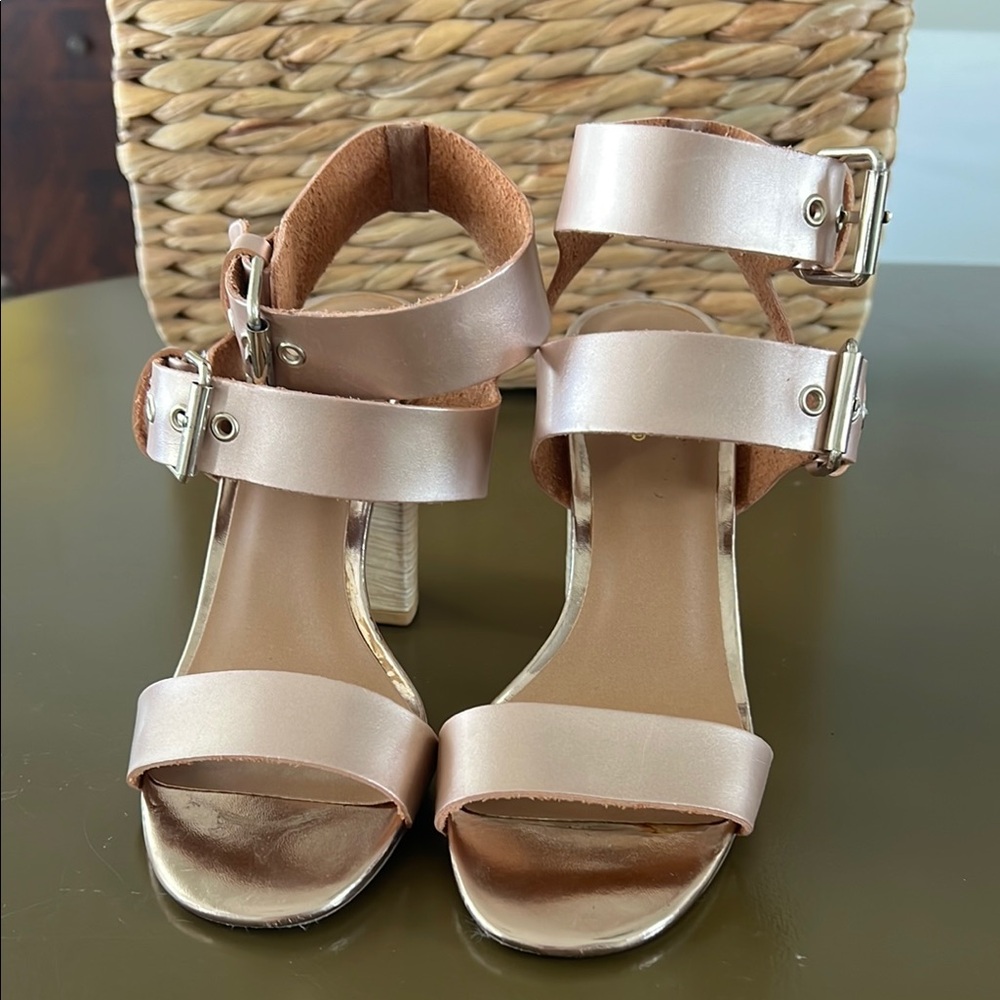 Elegant Women's Sandals in Rose Gold